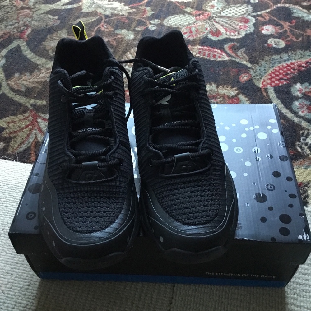 Limelight Jet Black Sneakers